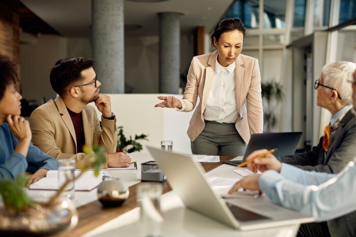 High Income Careers in France: Best Degrees, Skills, and Job Opportunities